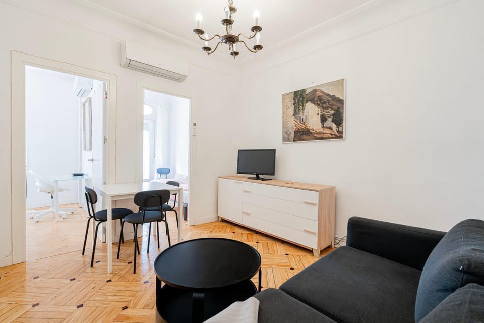 TV and multimedia, Living room, Dining area
