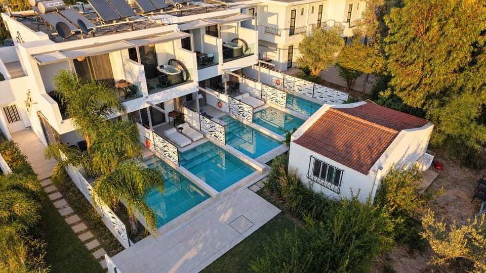 Property building, Day, Bird's eye view