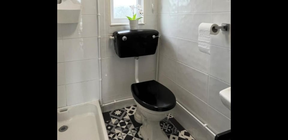 2 Bed Chalet Sleeps 4- Parking Garden Near Beach Chalet in Hemsby