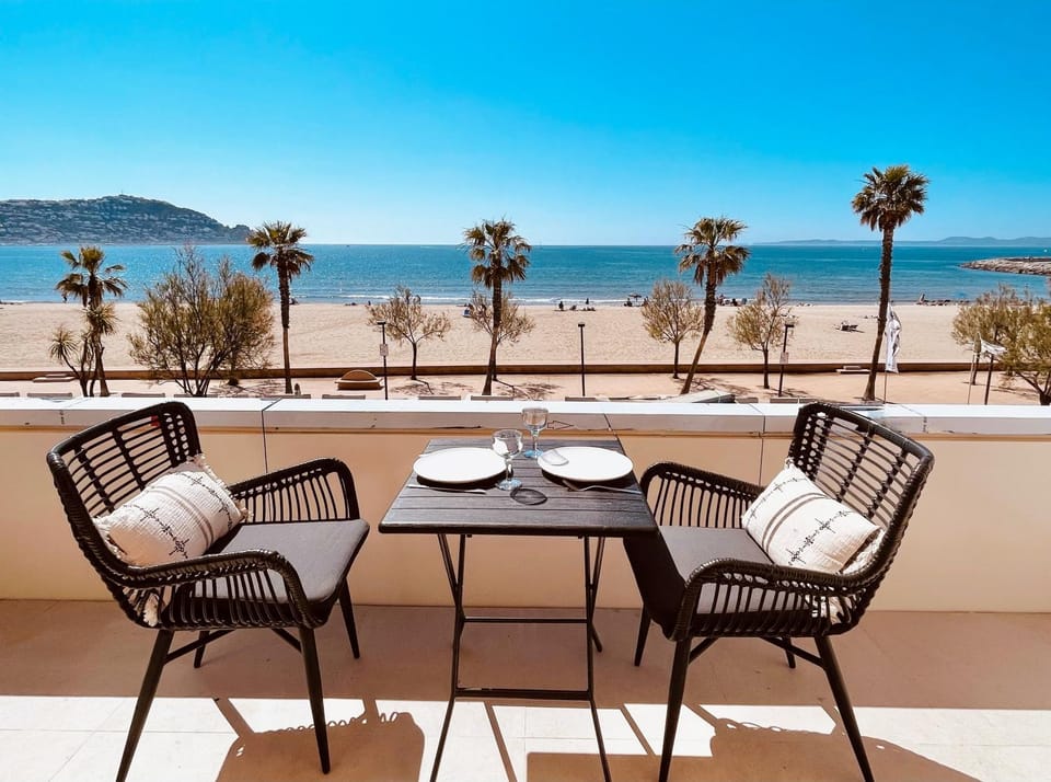 Natural landscape, View (from property/room), Beach, Mountain view, Sea view
