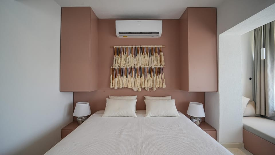 Bed, air conditioner