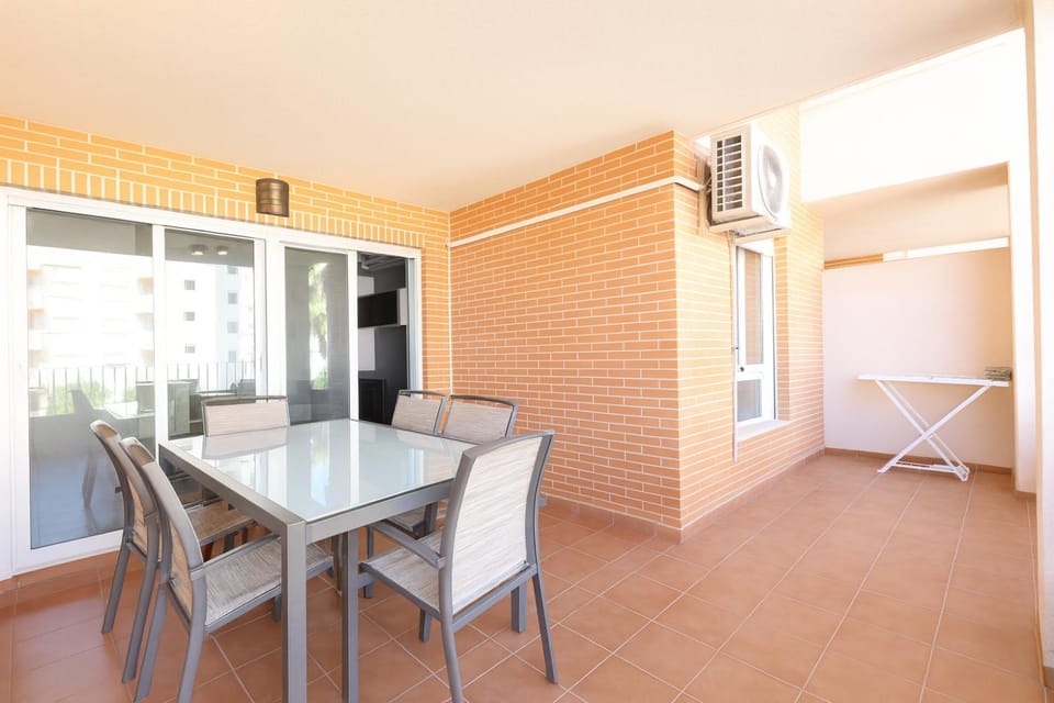 Tu refugio en Canet, piscina, parking y playa Apartment in Valencian Community
