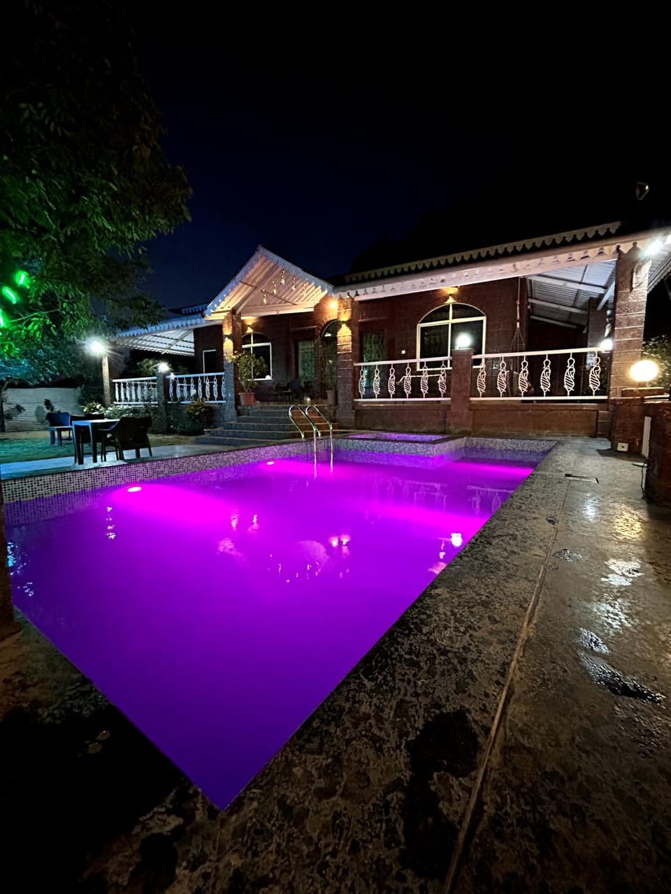 Swimming pool