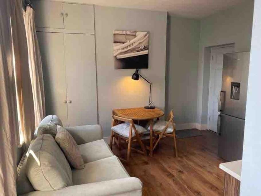 Flat2BeckfordMews Apartment in England