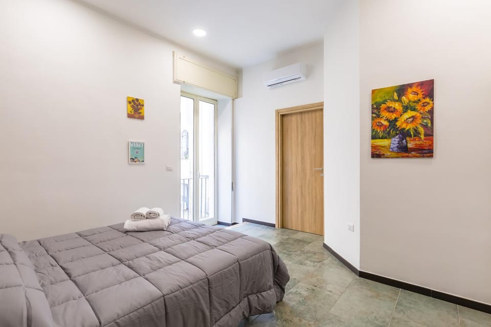 Bed, Photo of the whole room, Bedroom, towels, air conditioner