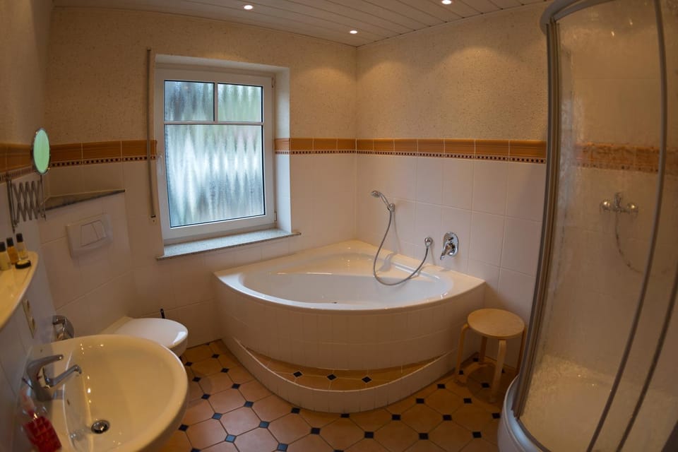 Shower, Bathroom, Bath, towels