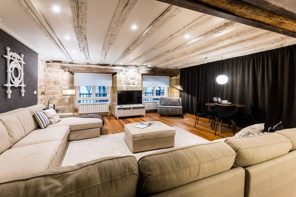 Communal lounge/ TV room, Living room