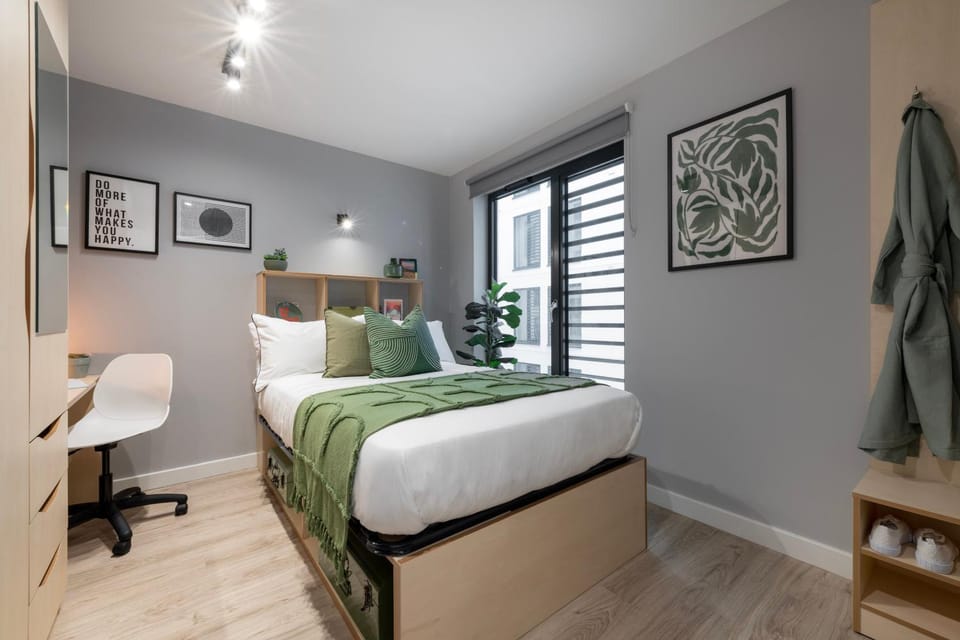 Bed, Photo of the whole room