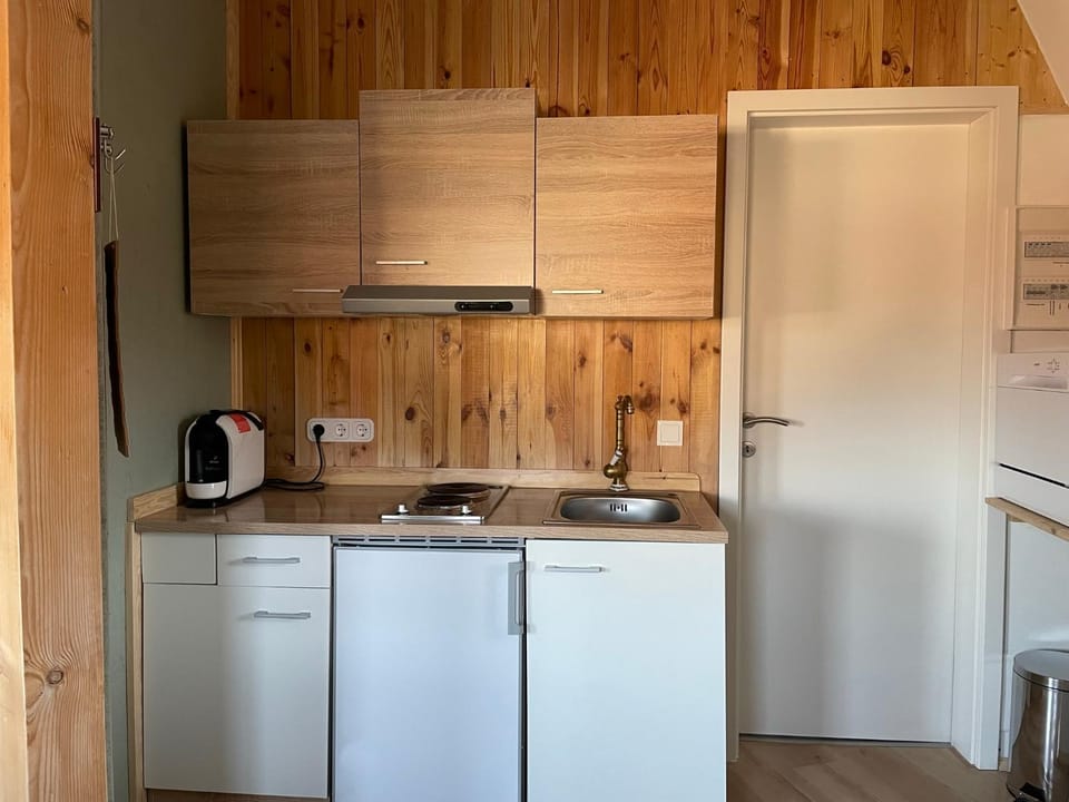 Coffee/tea facilities, Kitchen or kitchenette, dishwasher, pet friendly, stove