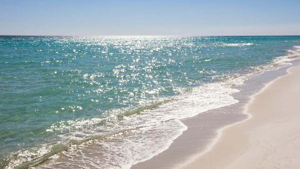 Great Rates Available NOW! / Relaxing Coastal Beach Home West PCB / 3Bd & 2Ba House in Sunnyside