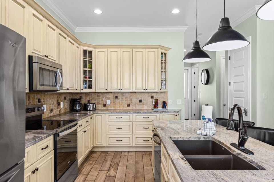 Kitchen or kitchenette, kitchen
