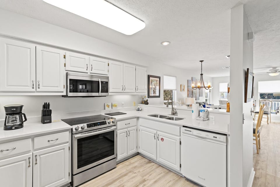 Kitchen or kitchenette, kitchen
