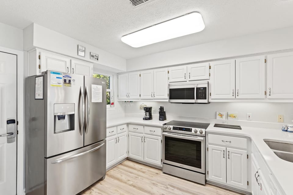 Kitchen or kitchenette, kitchen