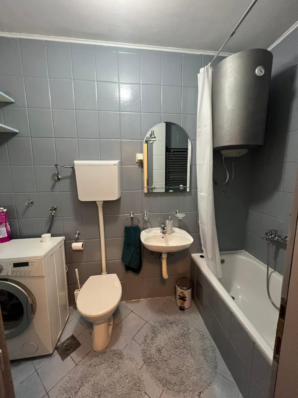 Shower, Toilet, Bathroom, Bath, towels, washing machine, dryer