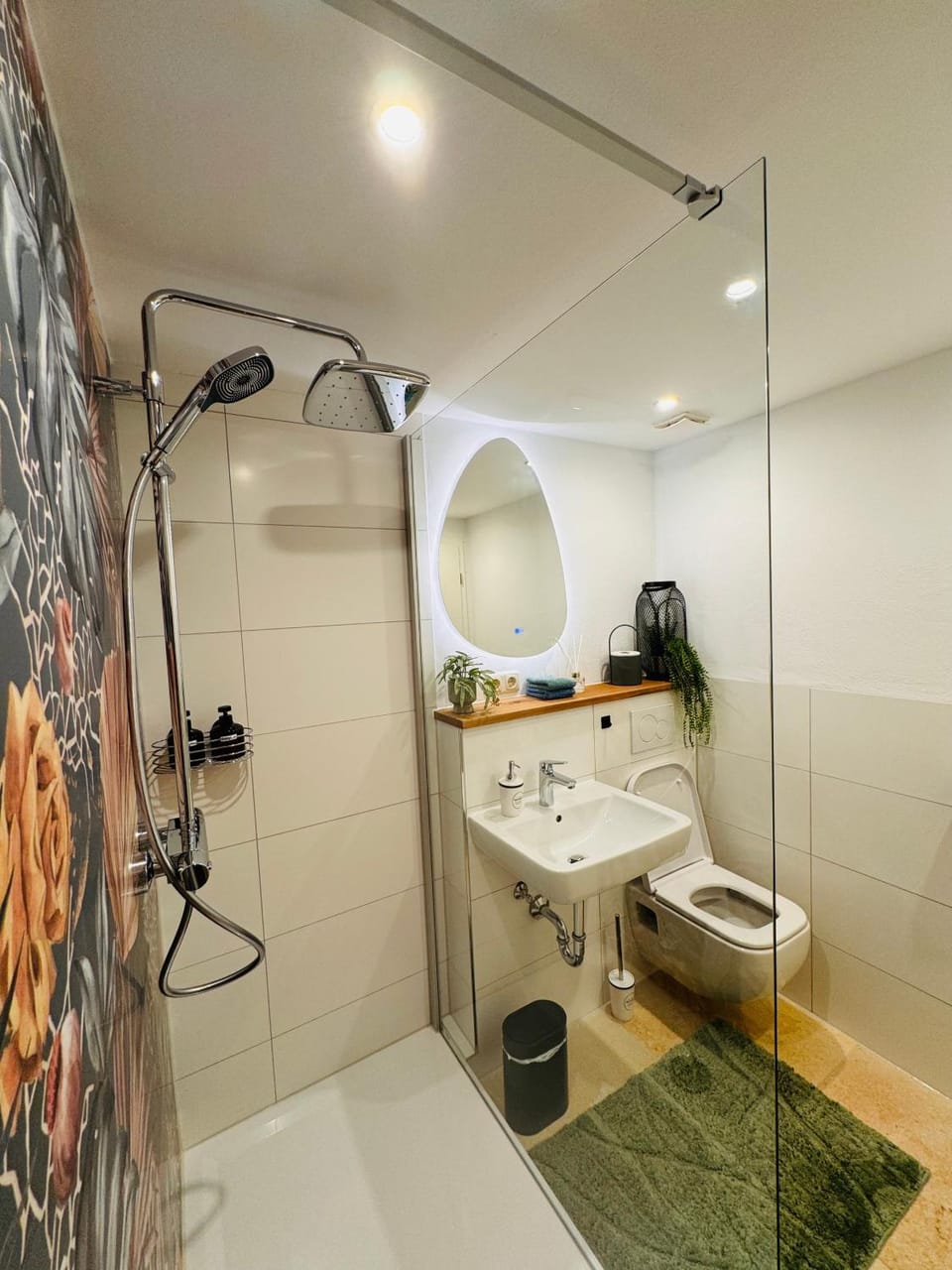 Shower, Toilet, Bathroom, towels
