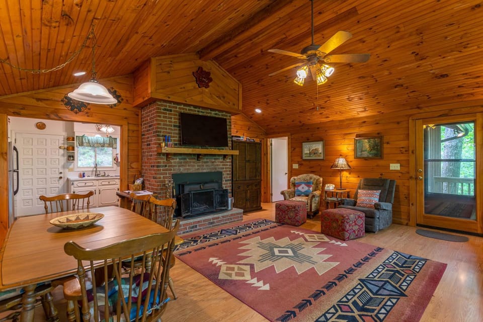 Bucky's Hideaway House in Watauga