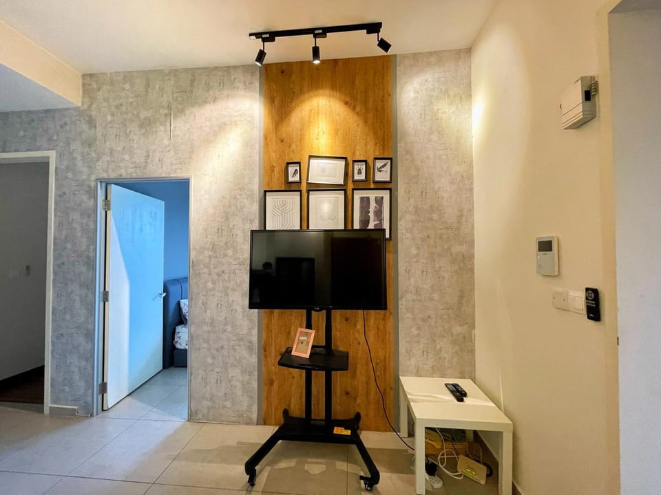 Communal lounge/ TV room, TV and multimedia, Evening entertainment