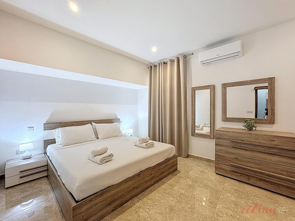 Bed, Bedroom