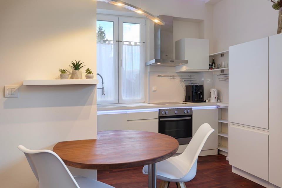 Adelaide Suite Apartment in Stresa