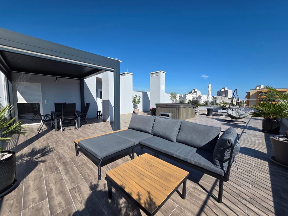 Patio, Day, Balcony/Terrace