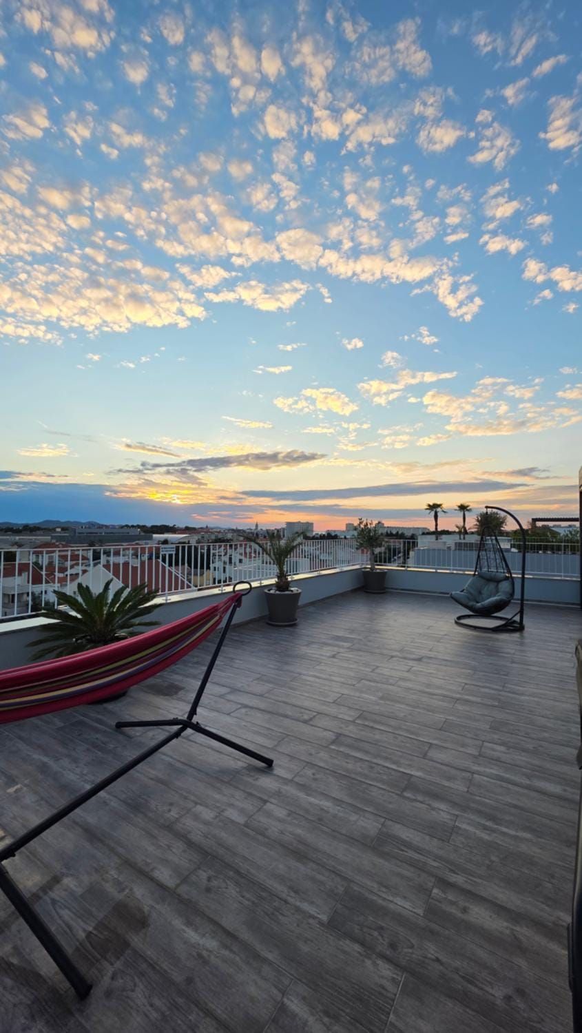View (from property/room), Balcony/Terrace, Sunset