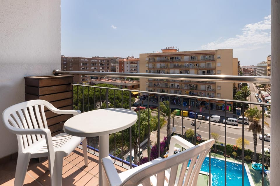 Balcony/Terrace, Street view
