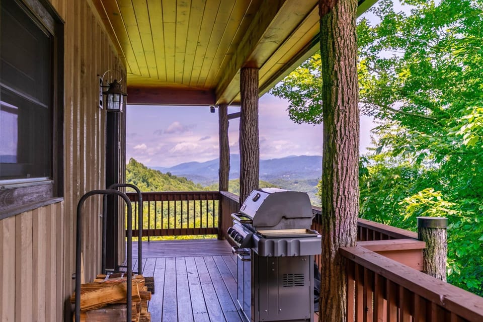 Deer Moments House in Watauga
