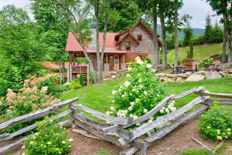 Storybook Cottage at Eagles Nest House in Watauga