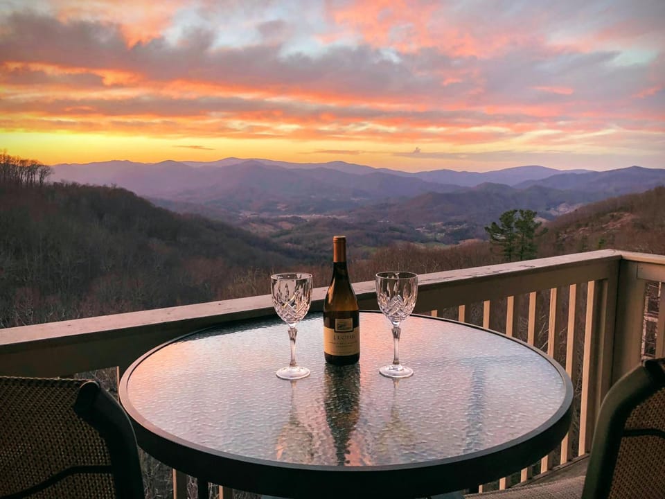View (from property/room), Balcony/Terrace, Mountain view, Sunset