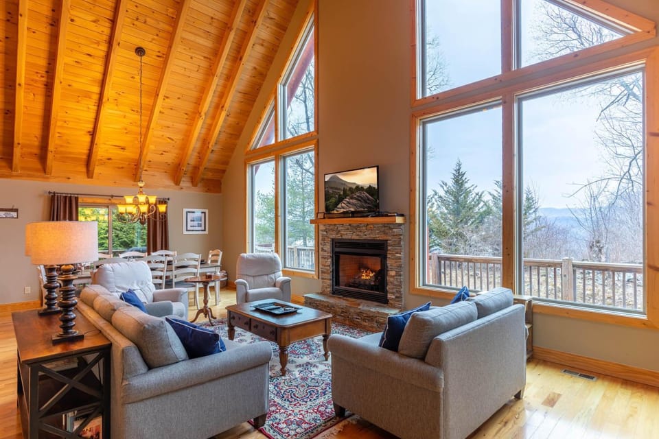 Mayapple Ridge House in Watauga