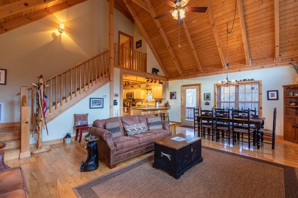 Bear Creek House in Watauga