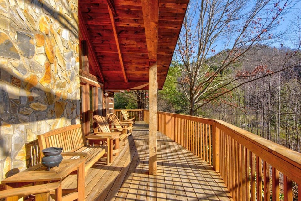 Fox's Lair House in Watauga