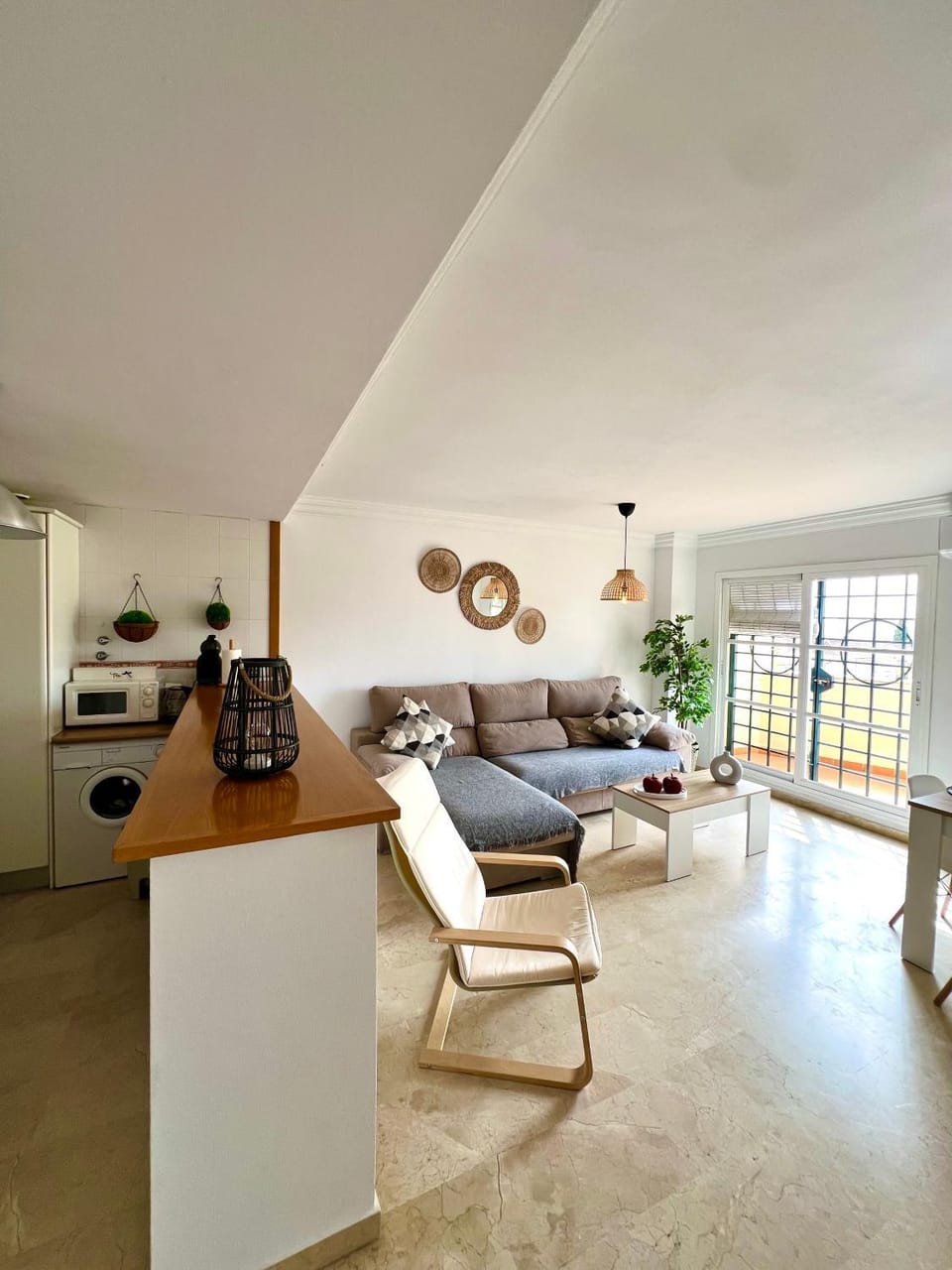 Kitchen or kitchenette, Living room