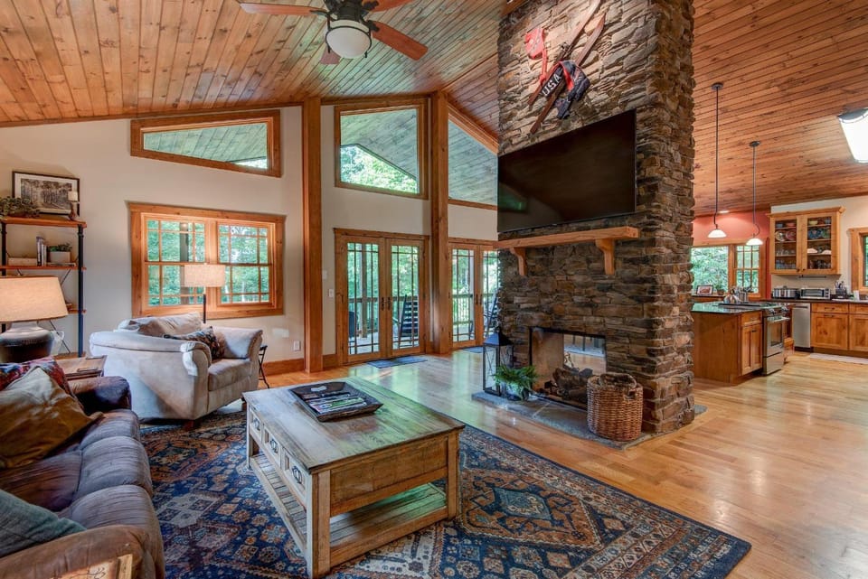 High On Cloud Nine House in Watauga