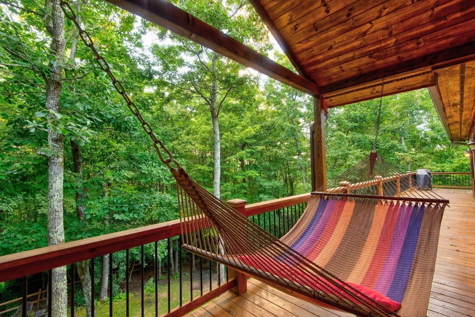 High On Cloud Nine House in Watauga