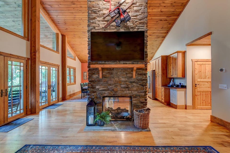 High On Cloud Nine House in Watauga