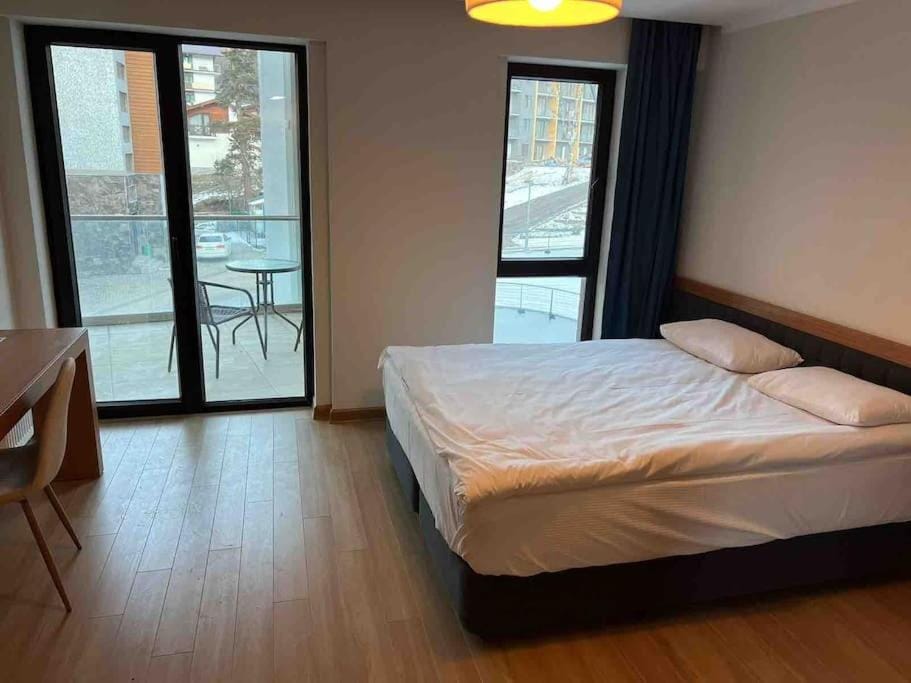 Bed, Seating area, Bedroom