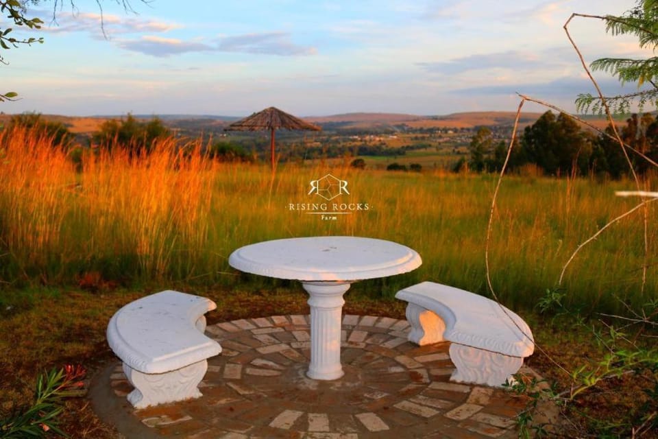 Relaxing Mountain Cottages - Hikes, Boma, Pool Apartment in Gauteng