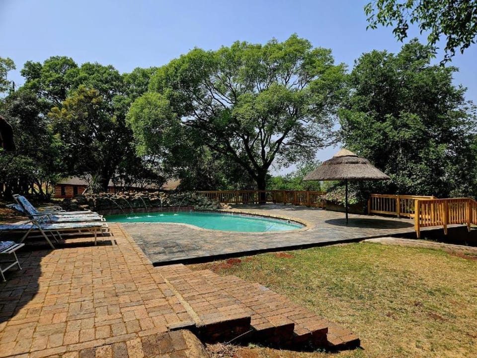 Relaxing Mountain Cottages - Hikes, Boma, Pool Apartment in Gauteng