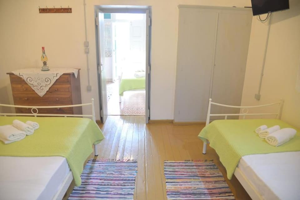 Milos Apartments Kardapis Upper Floor Apartment in Milos