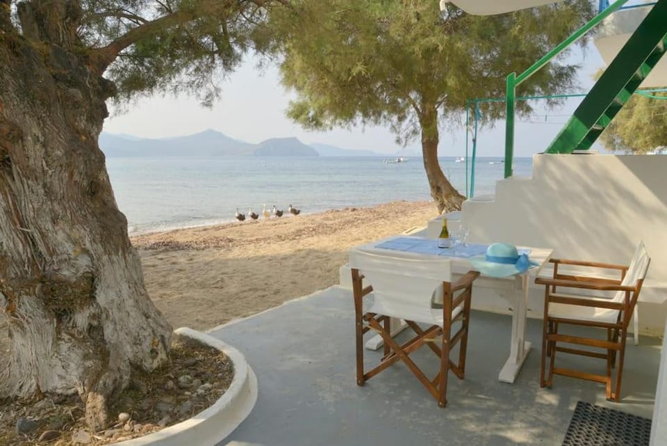 Milos Apartments Kardapis Upper Floor Apartment in Milos