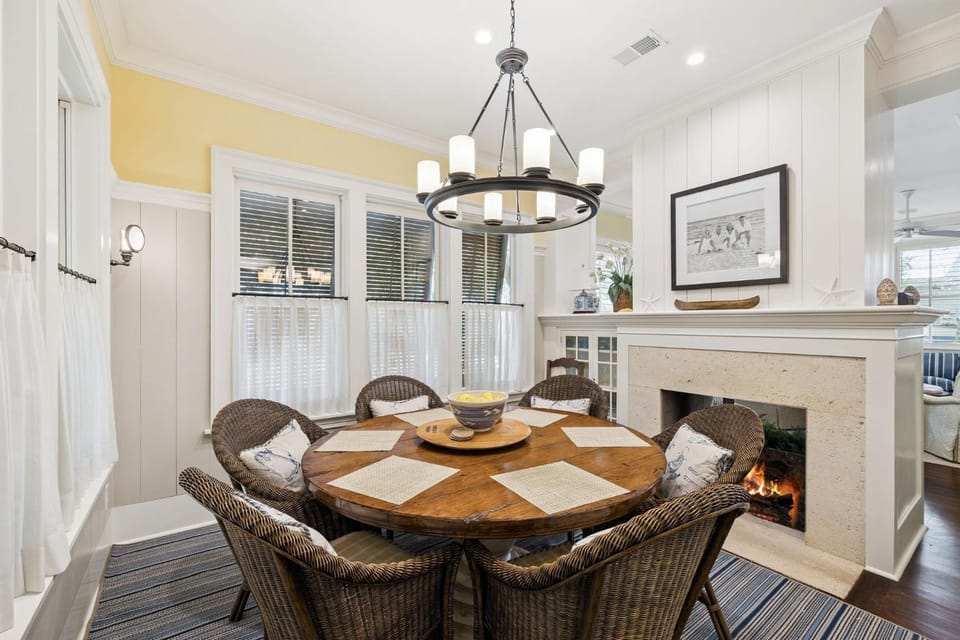 Short Walk to Beach Club, Close to Seaside 3BR Home & Carriage House home House in Seaside