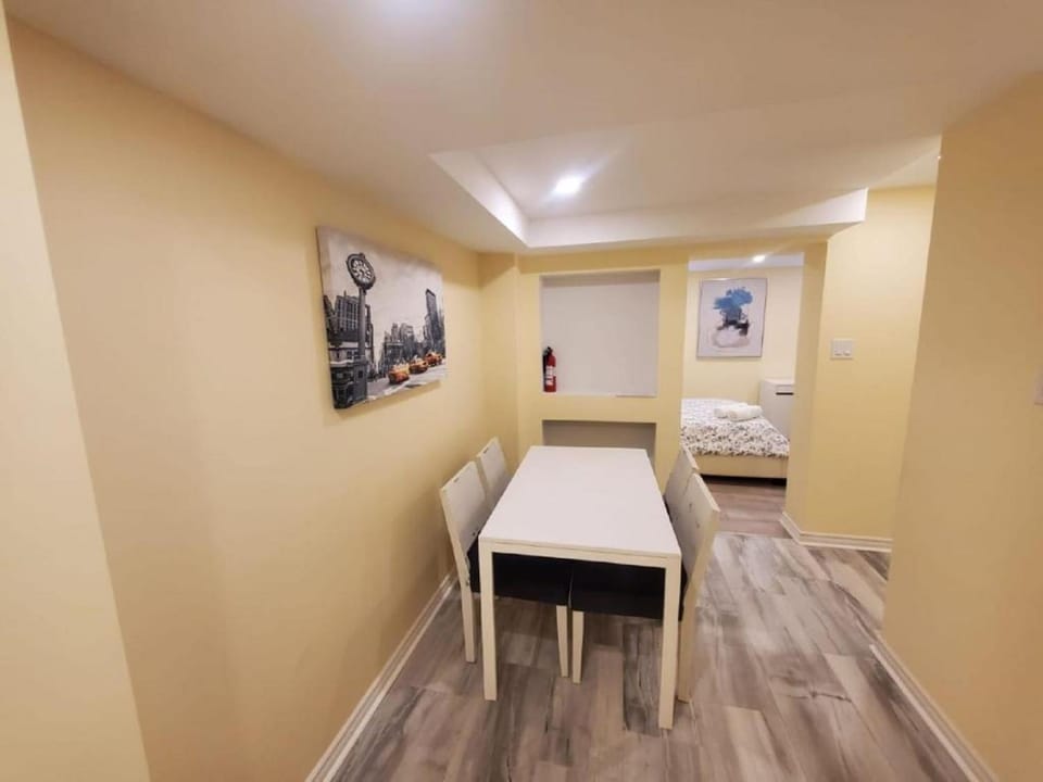 Seating area, Dining area