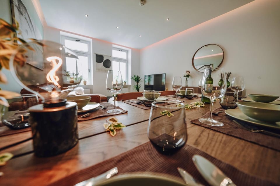 Food and drinks, Dining area, Food, Drinks, Alcoholic drinks