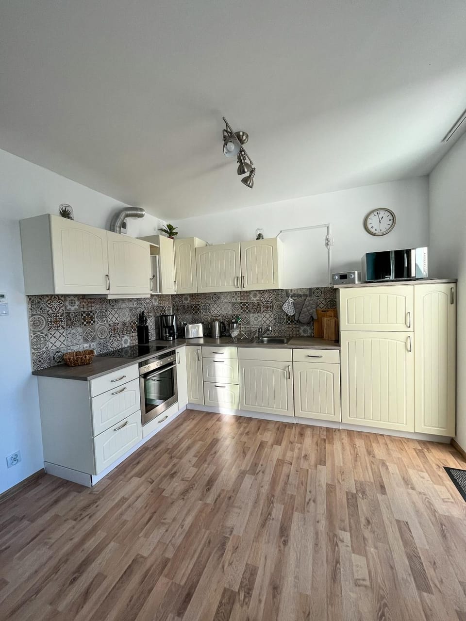Kitchen or kitchenette, stove, kitchen
