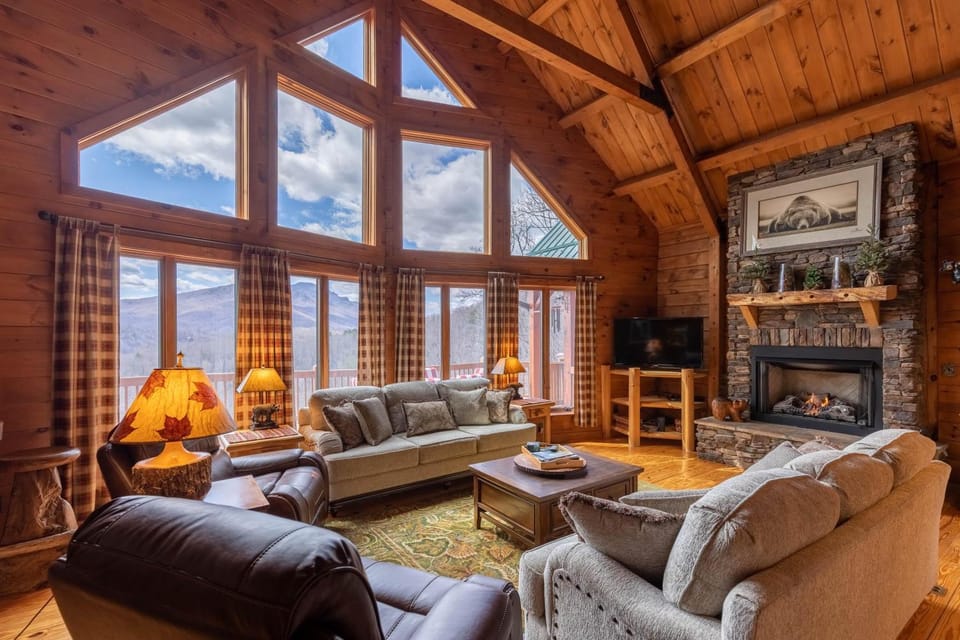 Beary Relaxing Cabin Cabin in Watauga