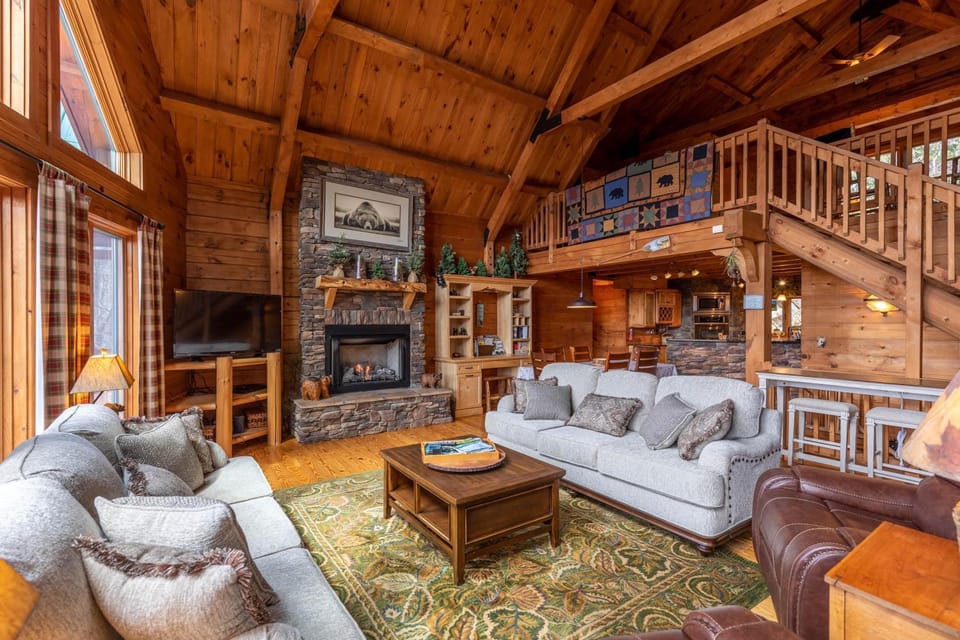 Beary Relaxing Cabin Cabin in Watauga