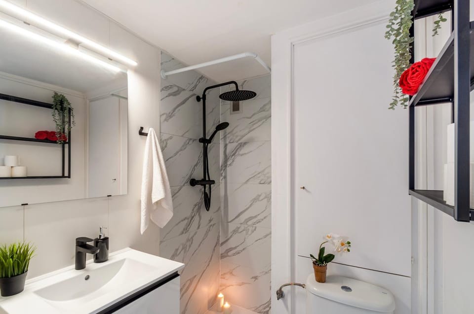 Estudio en 1ª linea con vistas al puerto deportivo by InsideHome Apartment in Alt Empordà