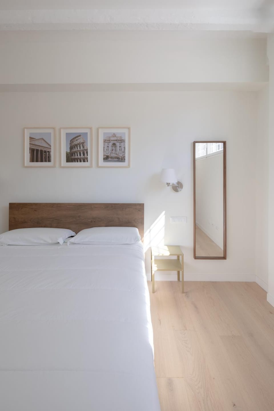 Bed, Decorative detail, Bedroom