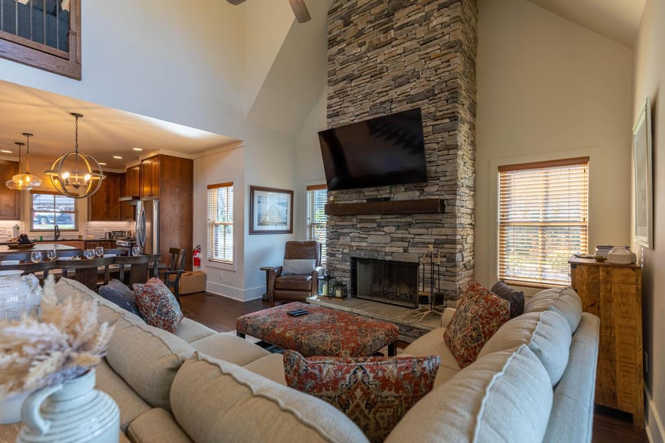 Woof Lodge at SweetGrass House in Watauga